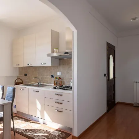 Apartment Garden By Interhome *